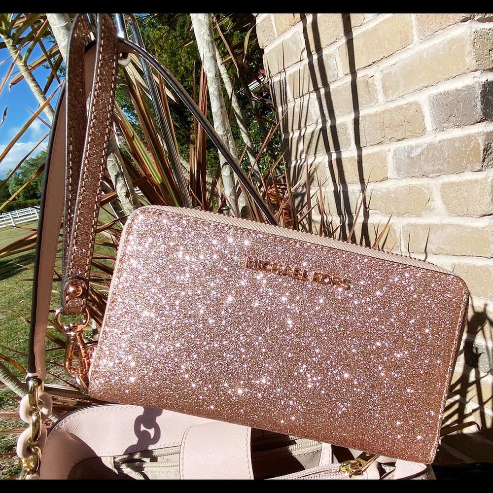 👜💕Michael Kors Wallet Rose Gold - Picture 2 of 6